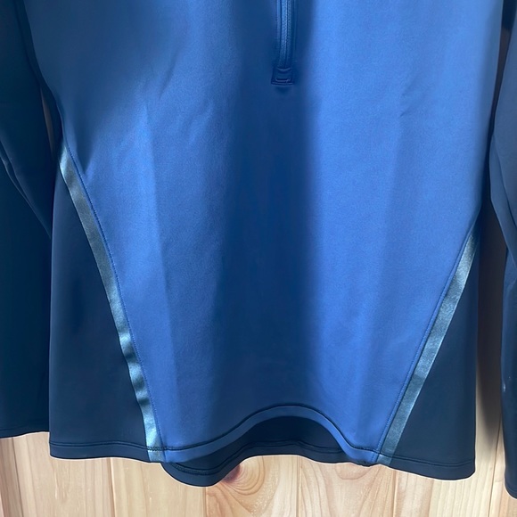 Under Armour long sleeves - Picture 5 of 6